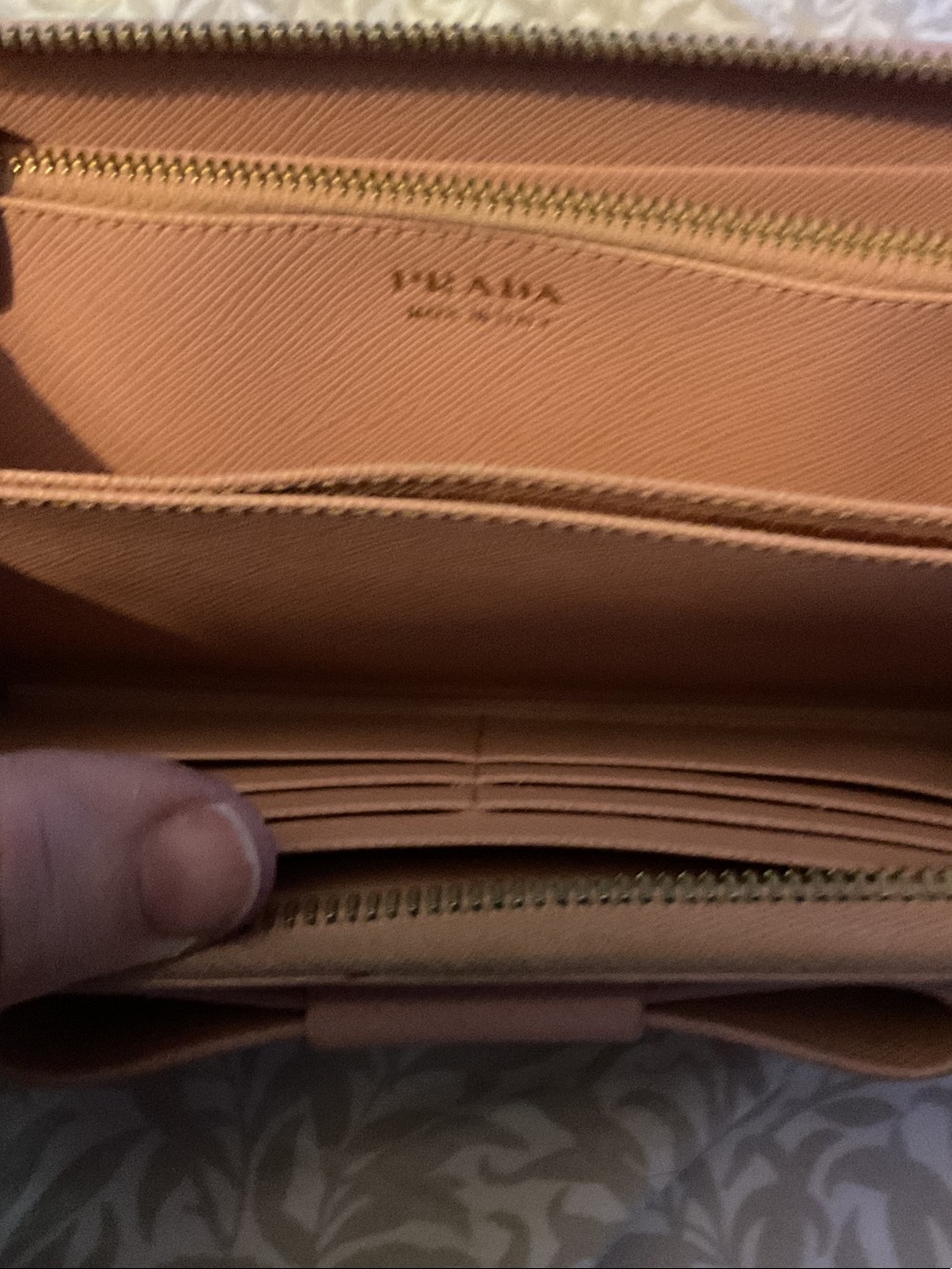 Prada Pink Bow Saffiano Leather Wallet with Gold Logo - Picture 3 of 5